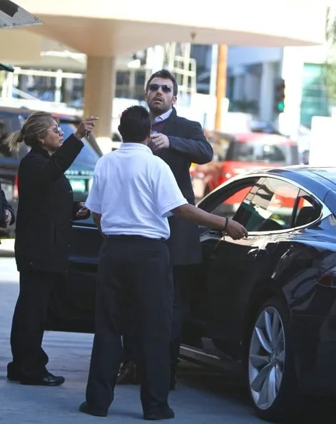 Ben-Affleck-Tesla-Model-S