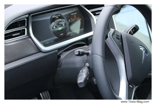 Tesla-showroom-paris 117