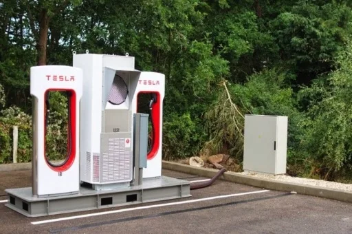 supercharger-tesla-auxerre