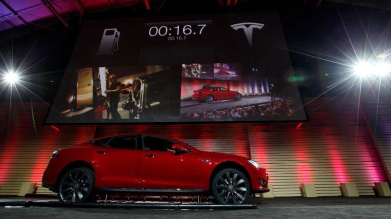 Tesla Motors: Première station de changement de batterie