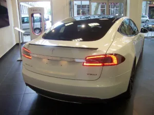 Tesla-supercharge