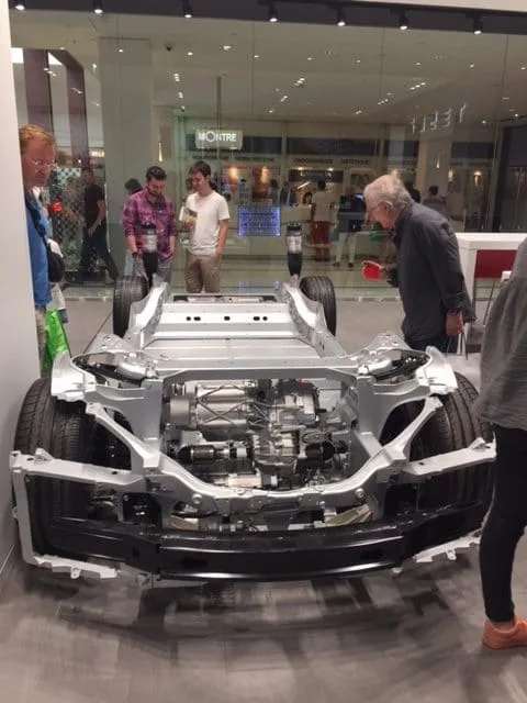 Recrutements entre TESLA/APPLE : Mercato de l’été….