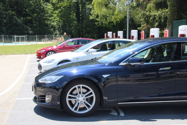 Tesla : la recharge sera payante pour les nouveaux clients en 2017