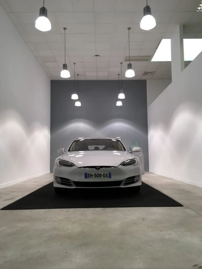 Tesla finit l&rsquo;année en beauté