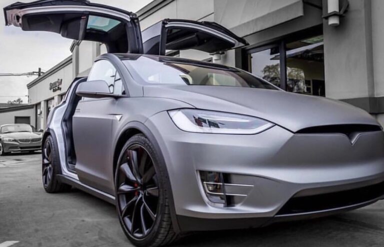 Tesla Model X: Présentation Visuelle