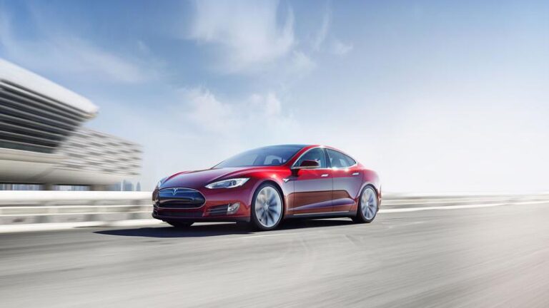 Tesla Model S : Des passionnés créent des vidéos pour promouvoir le véhicule