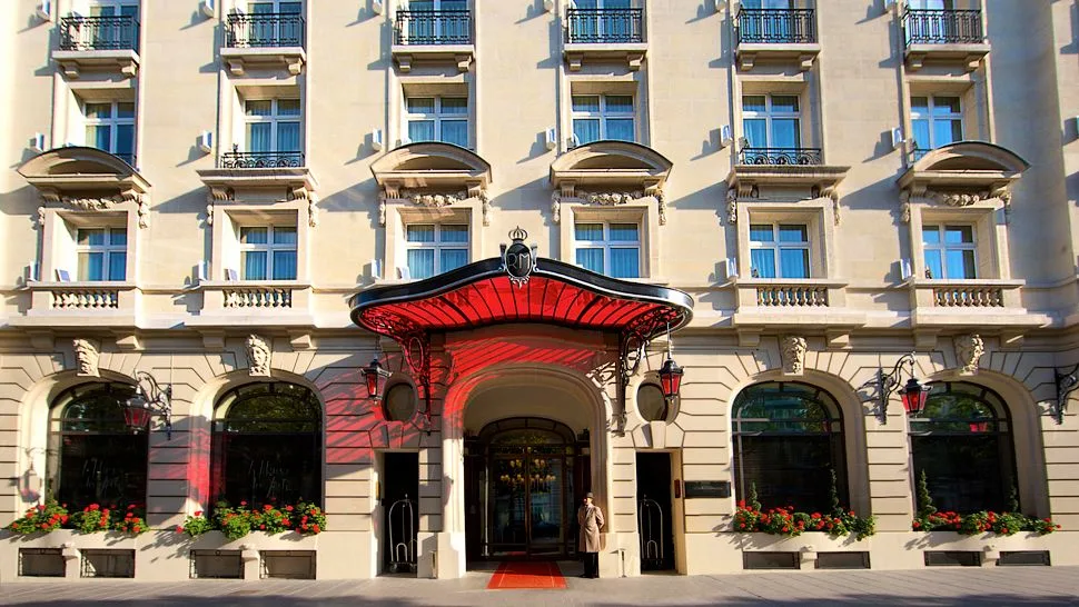hotel-reference-tesla-mag