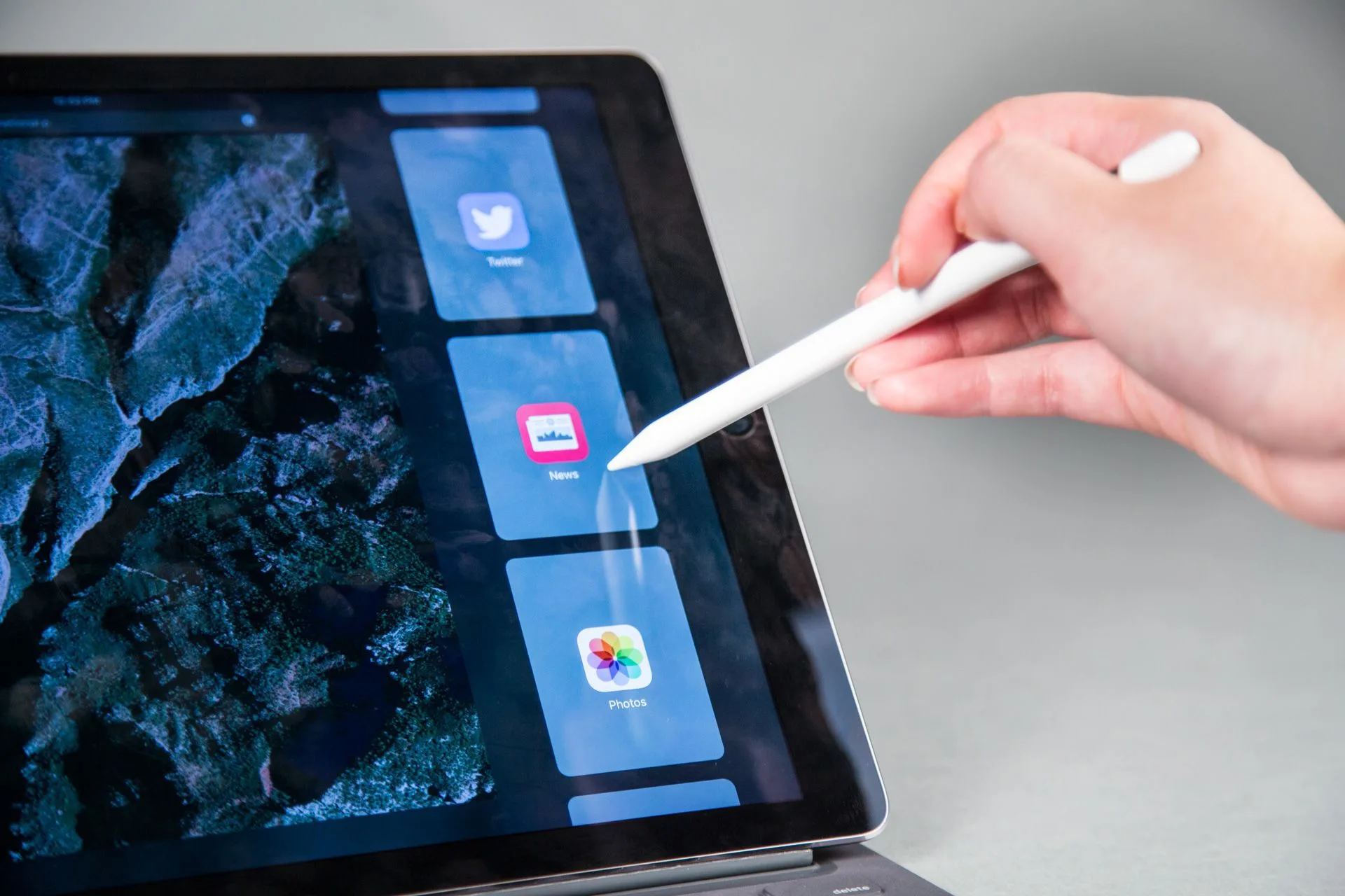 http---a.amz.mshcdn.com-wp-content-uploads-2015-11-110915-iPad-Pro-No-Watermark-65