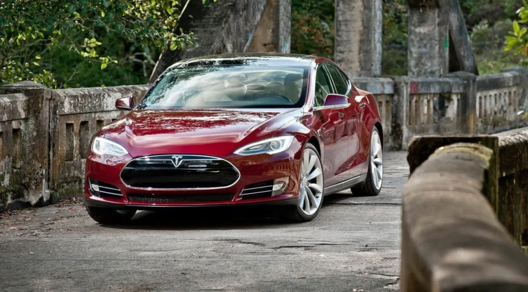 Waymo, Tesla, Apple : la course à la conduite autonome
