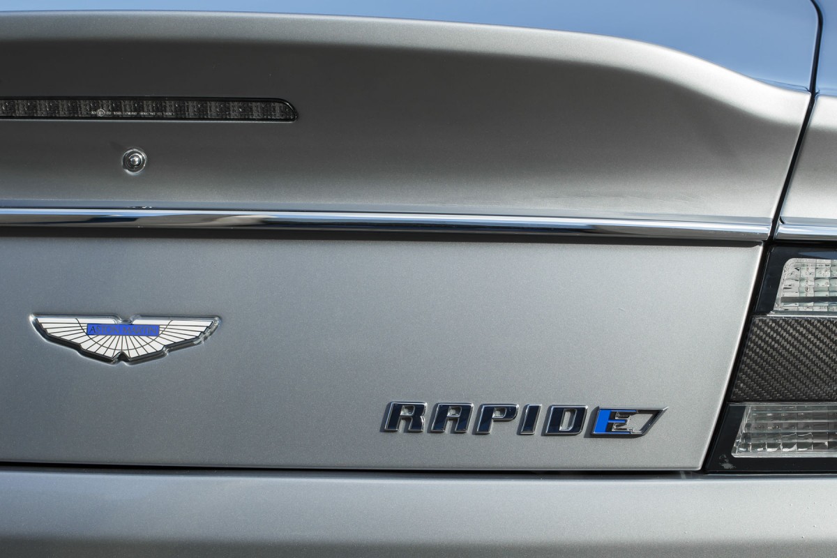Aston Martin RapidE - premier projet 2015