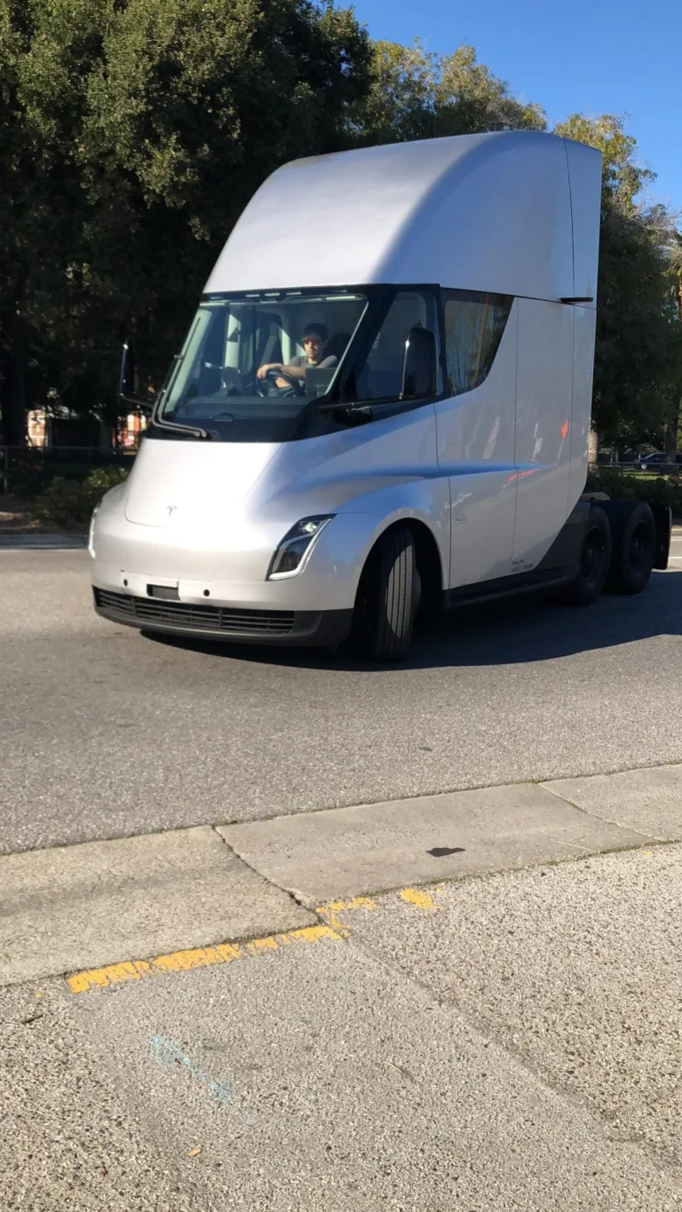 Camion Tesla: Première image à Palo Alto