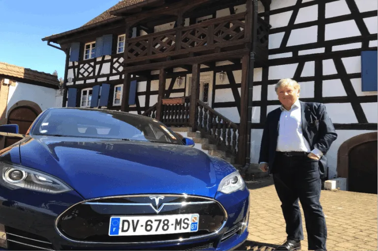 « Tout d&rsquo;abord l&rsquo;intelligence », un propriétaire de Model S témoigne