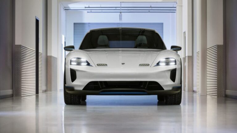 Porsche passe la seconde dans le sillage de Tesla