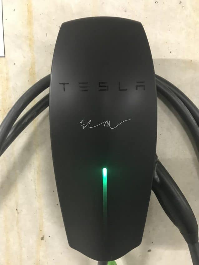 Tesla borne Elon Musk