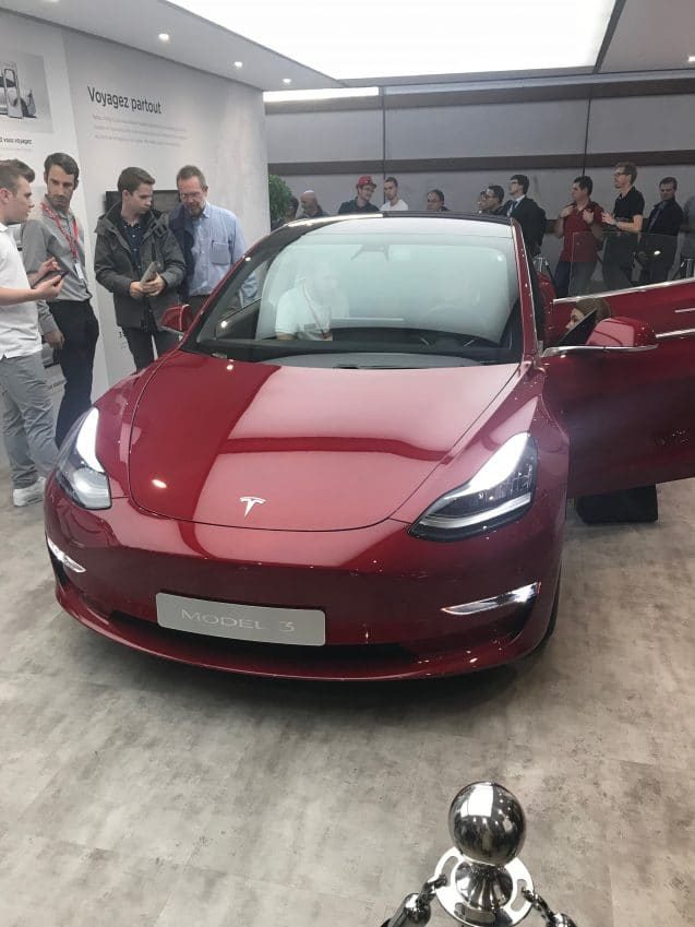Tesla Model 3: Un membre partage son expérience négative au salon de l’auto.