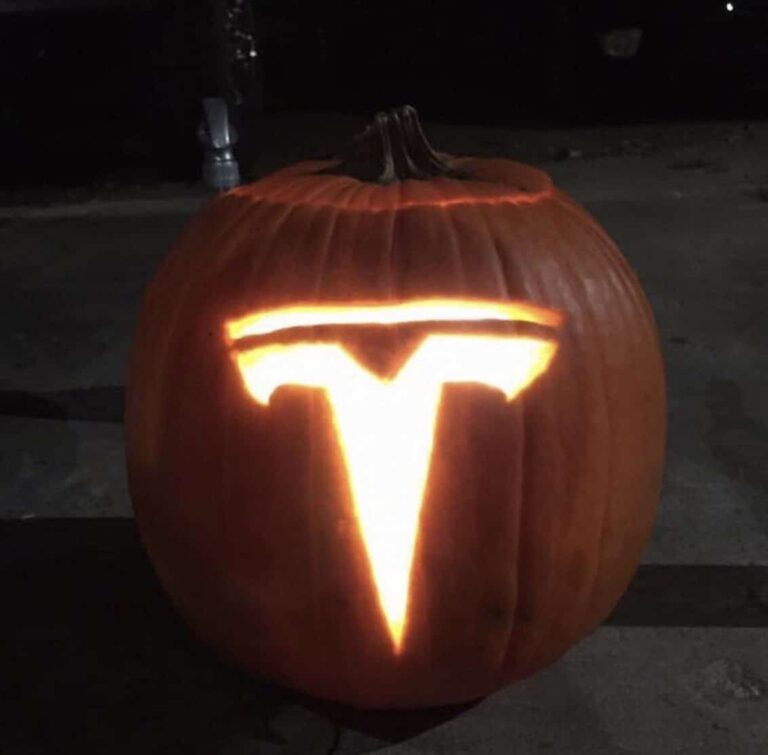 La communauté Tesla fête Halloween 2018