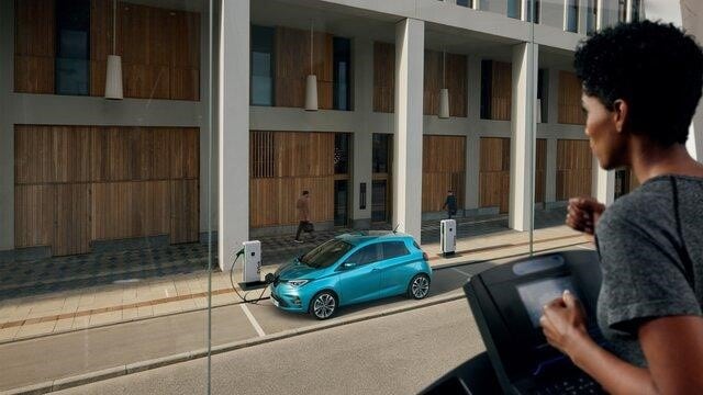 Nouvelle ZOE recharge borne publique