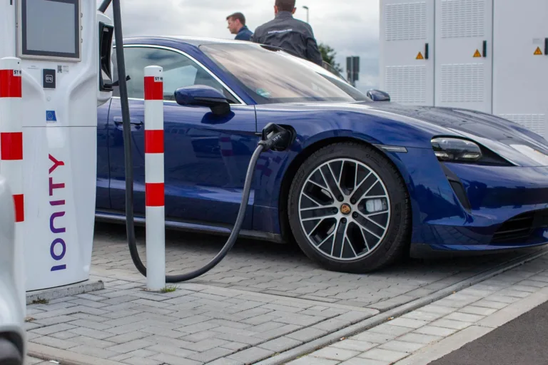 charging-the-2020-porsche-taycan-turbo_100717404_h