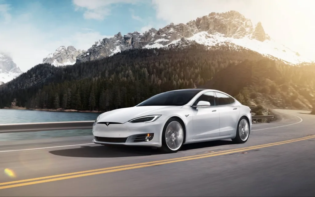 Tesla blanche