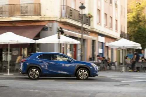 Lexus-UX 300E