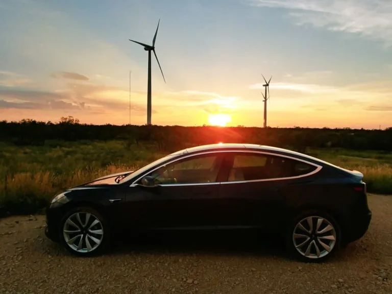 Tesla dissout ses relations presse