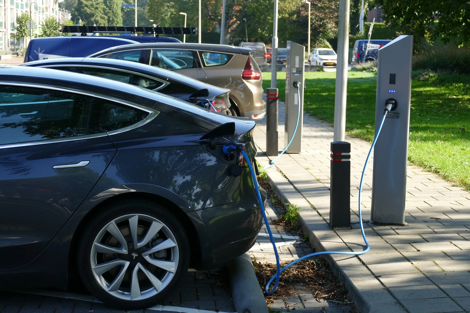 Tesla Model 3 recharge