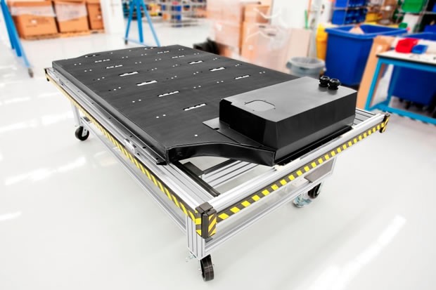 tesla-batteries-620x413 (1)