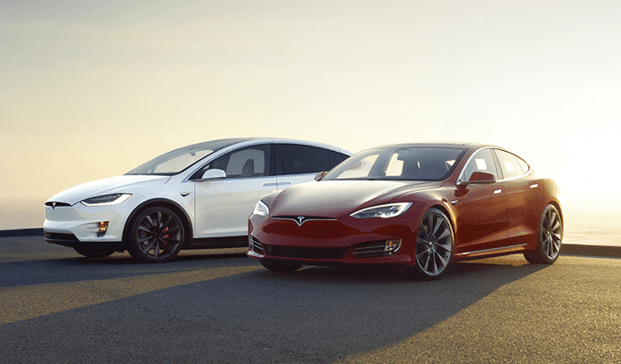Lineup Tesla : photo présentant une Model Y et une Model 3