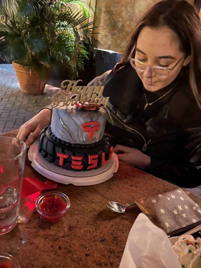 Le gateau Tesla qui explique tout!