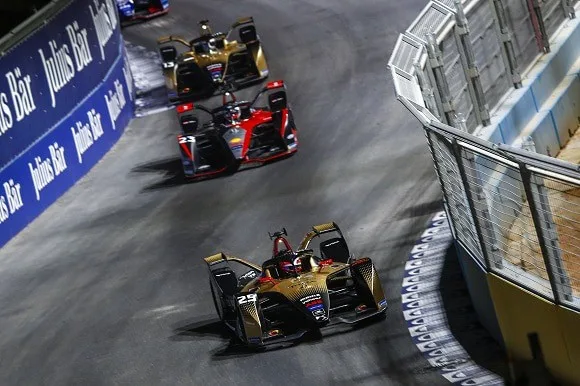 Jean-Eric Vergne (FRA) DS Techeetah, DS E-Tense FE20, leads Sebastien Buemi (CHE) Nissan e.Dams, Nissan IMO2, and Antonio Felix da Costa (PRT) DS Techeetah, DS E-Tense FE20