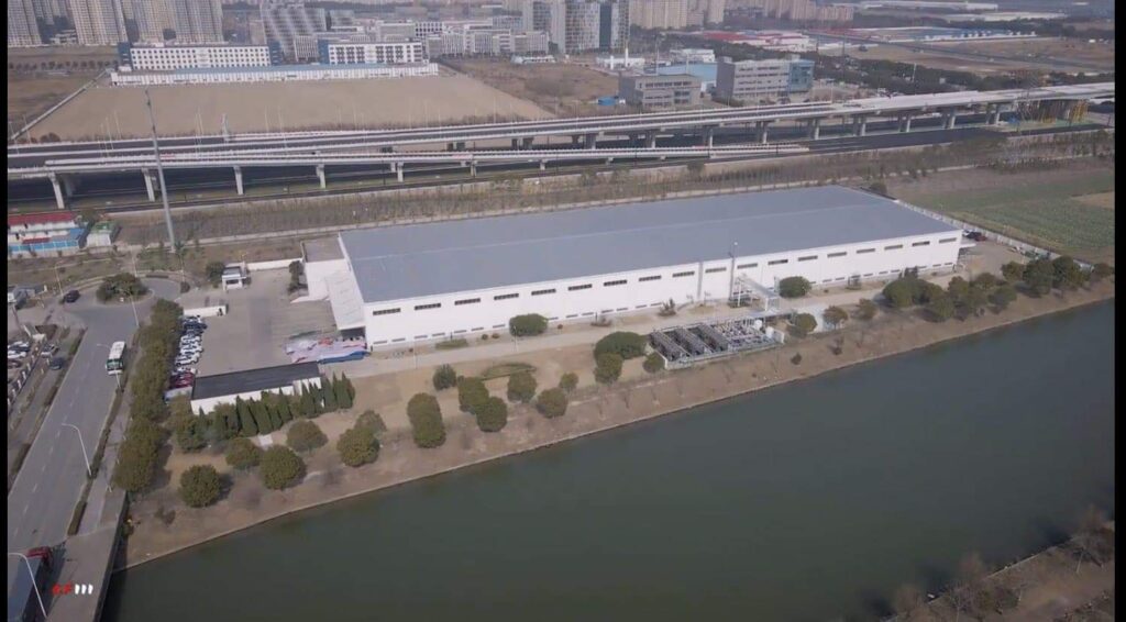 Photo de la Gigafactory chargée de la production des bornes Superchargeur
