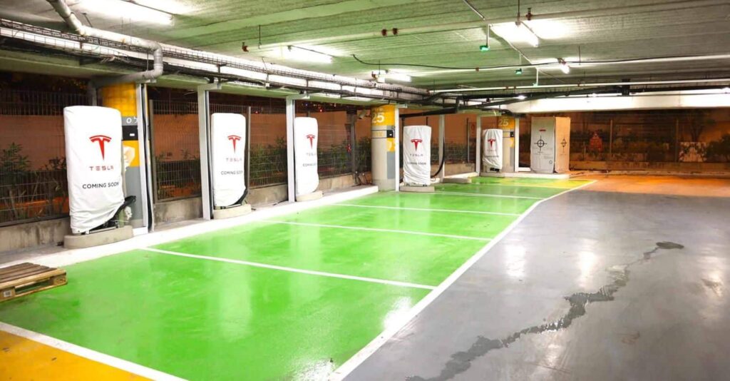 Installation de bornes Superchargeurs dans un parking souterrain