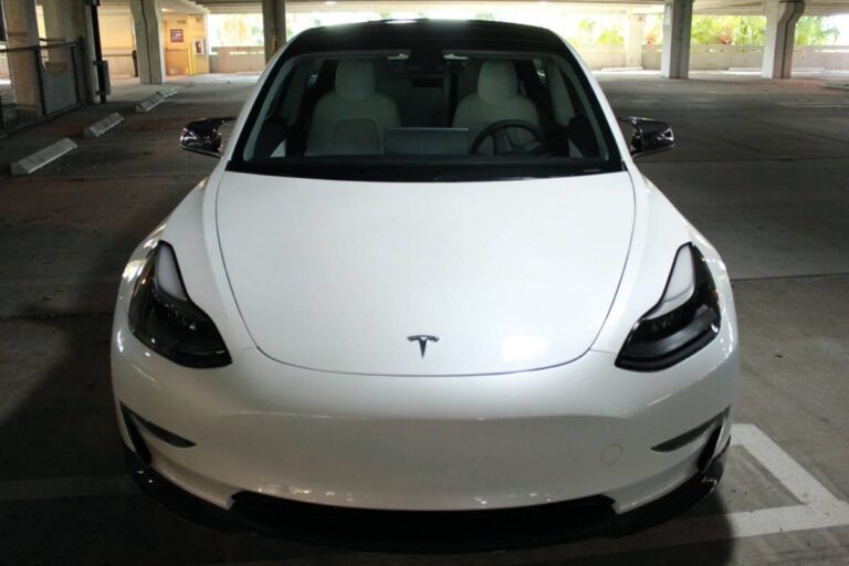 Tesla Model 3 : Les accessoires les plus vendus