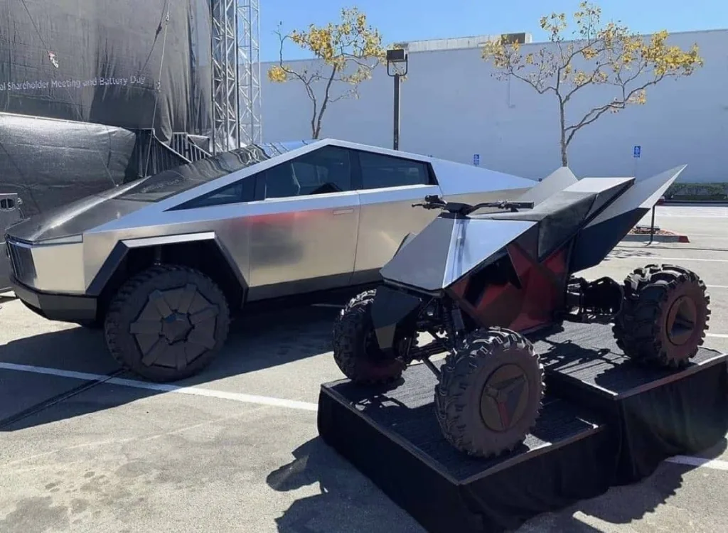 Cybertruck et Cyberquad