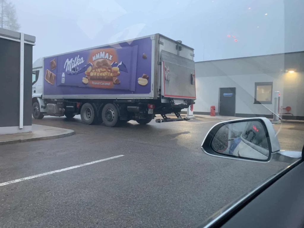 Camion Milka superchargers Tesla