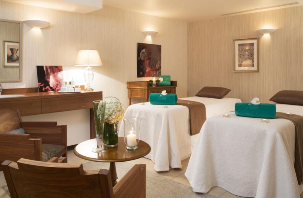 Spa Valmont Treatment room