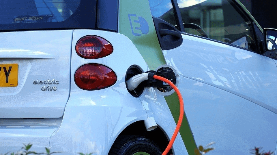 bornes de recharge à Lille : rechargement d'une voiture électrique