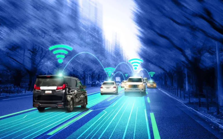 vue d'artiste de véhicules autonomes communiquant au moyen de la 5G