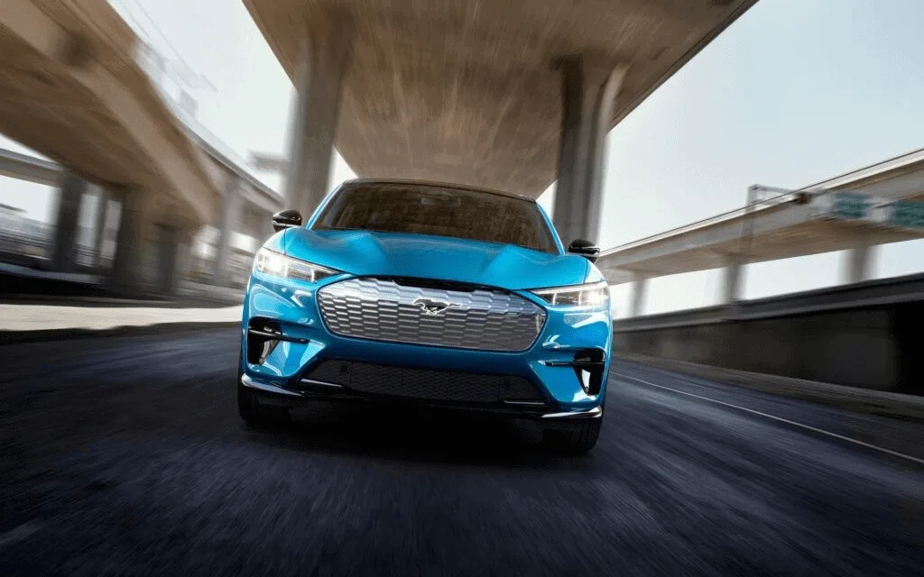 Photo présentant l'avant de la Ford Mustang Mach-E, attendue en 2022