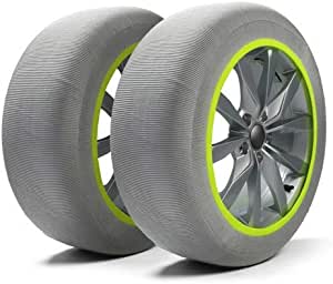 Photo de pneus équipés de chaussettes antiglisse, conformes aux dispositions de la Loi Montagne