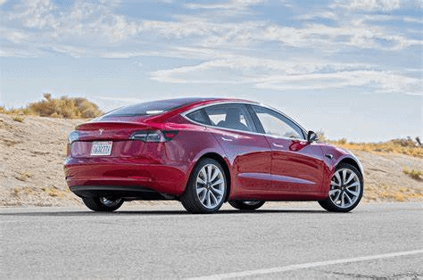 Photo de la Tesla Model 3 : spacieuse, mais dernière au palmarès des véhicules Tesla en matière de volume de coffre disponible