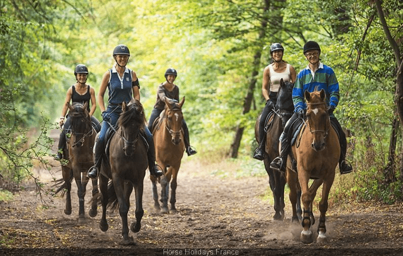 Balade à cheval et en famille pour magnifier son week-end dans l'Albret.