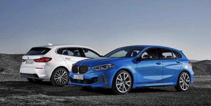 Photo de la BMW série 1 : est-ce que la Tesla Model 2 lui ressemble tant que ça ?