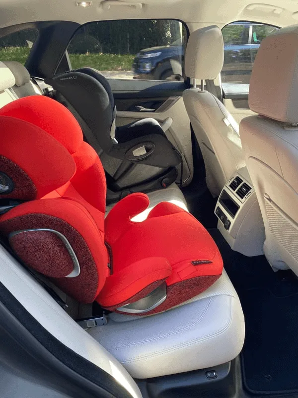 Photo de la banquette arrière de la Jaguar F-PACE P400e