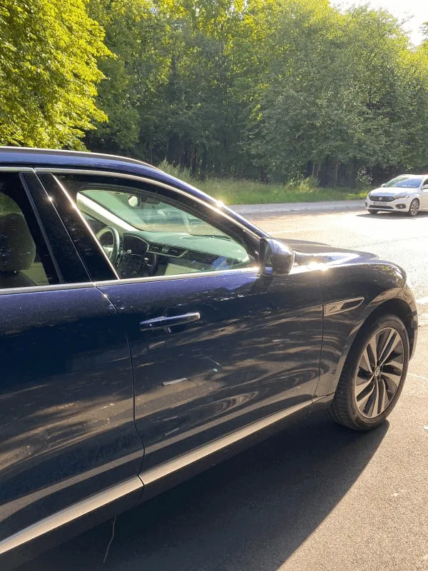 Jaguar F-PACE P400e : vue latérale droite