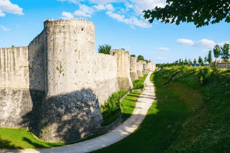 Photo des remparts de Provins