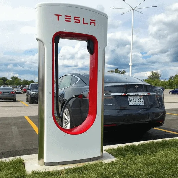 Superchargeurs ouverts à la concurrence : de quoi parle-t-on exactement ?