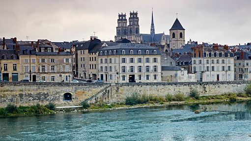 Photo de la ville d'Orléans, autour de la cathédrale de Sainte-Croix