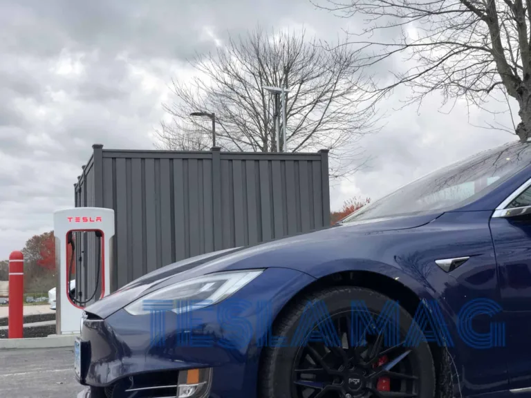 Bientôt tous les superchargers seront équipés de Starlink