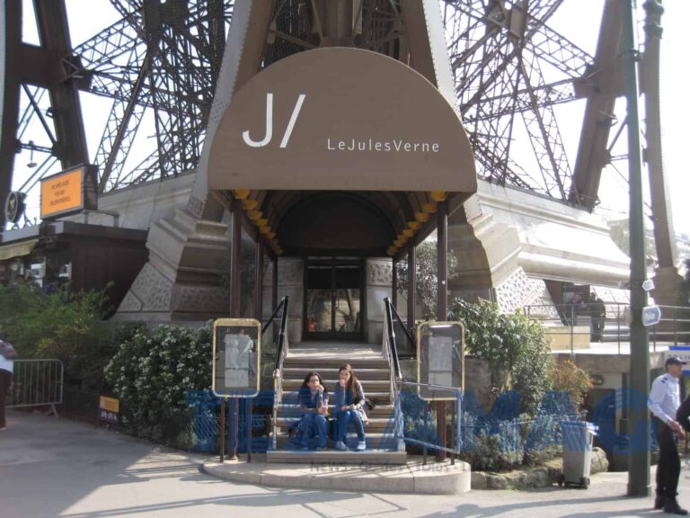 Restaurant Le Jules Verne, une vue imprenable sur Paris